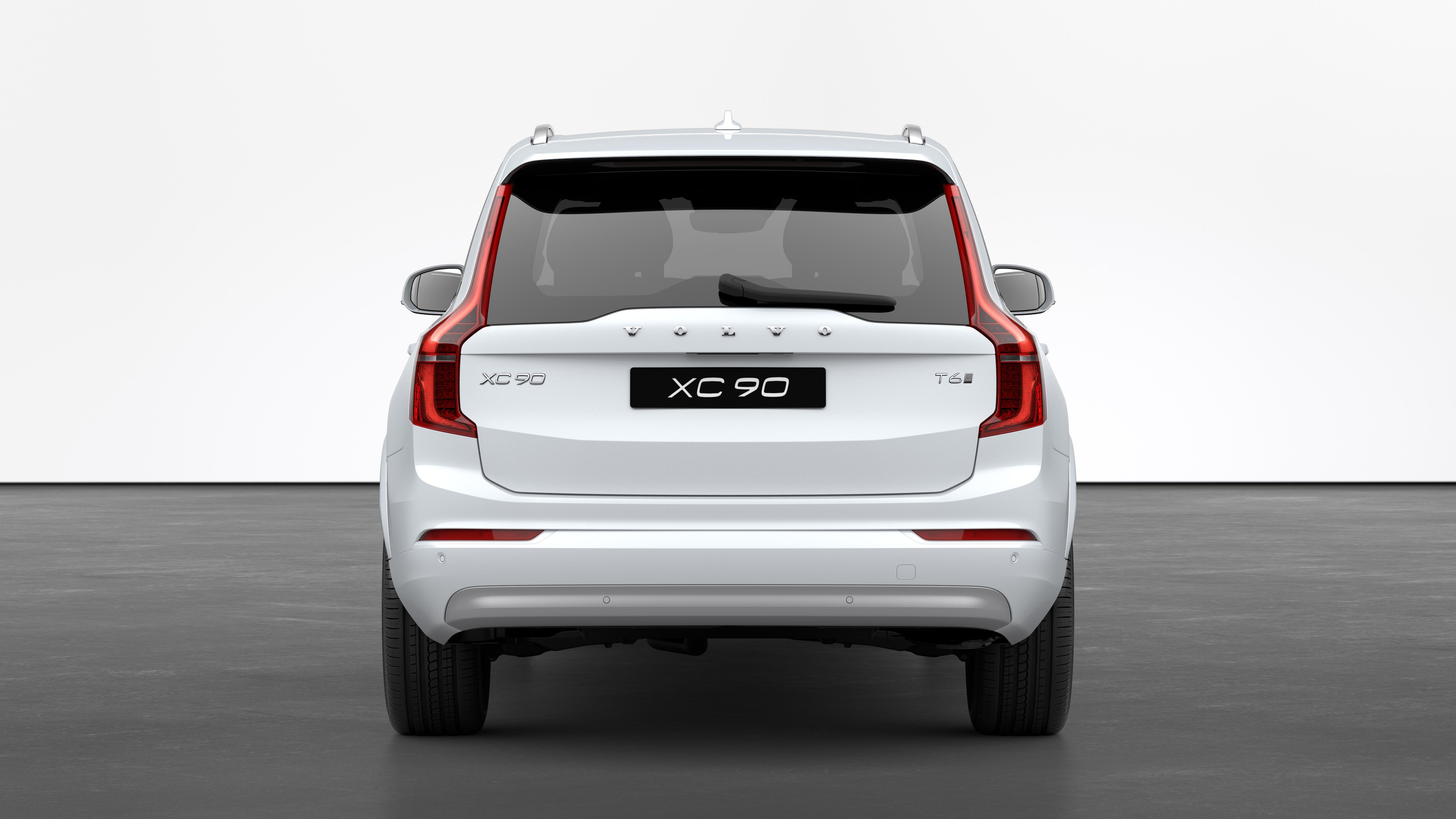 2022 Volvo XC90 T6 AWD Momentum (7-Seat) alt 4