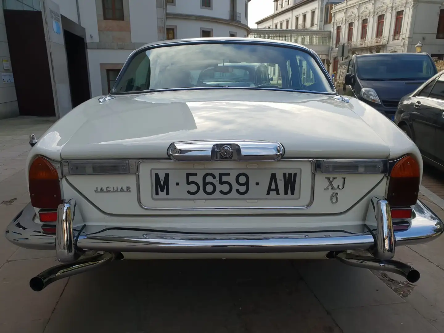 Jaguar XJ6 ‘74 SWB 4.2 overdrive + 4 manual Beige - 2