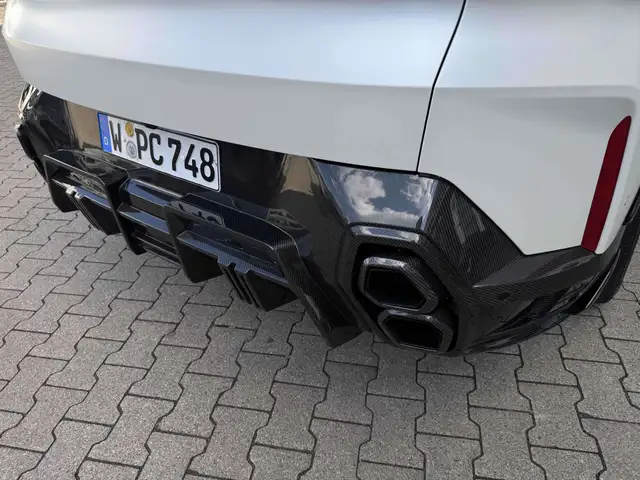 BMW XM view 12