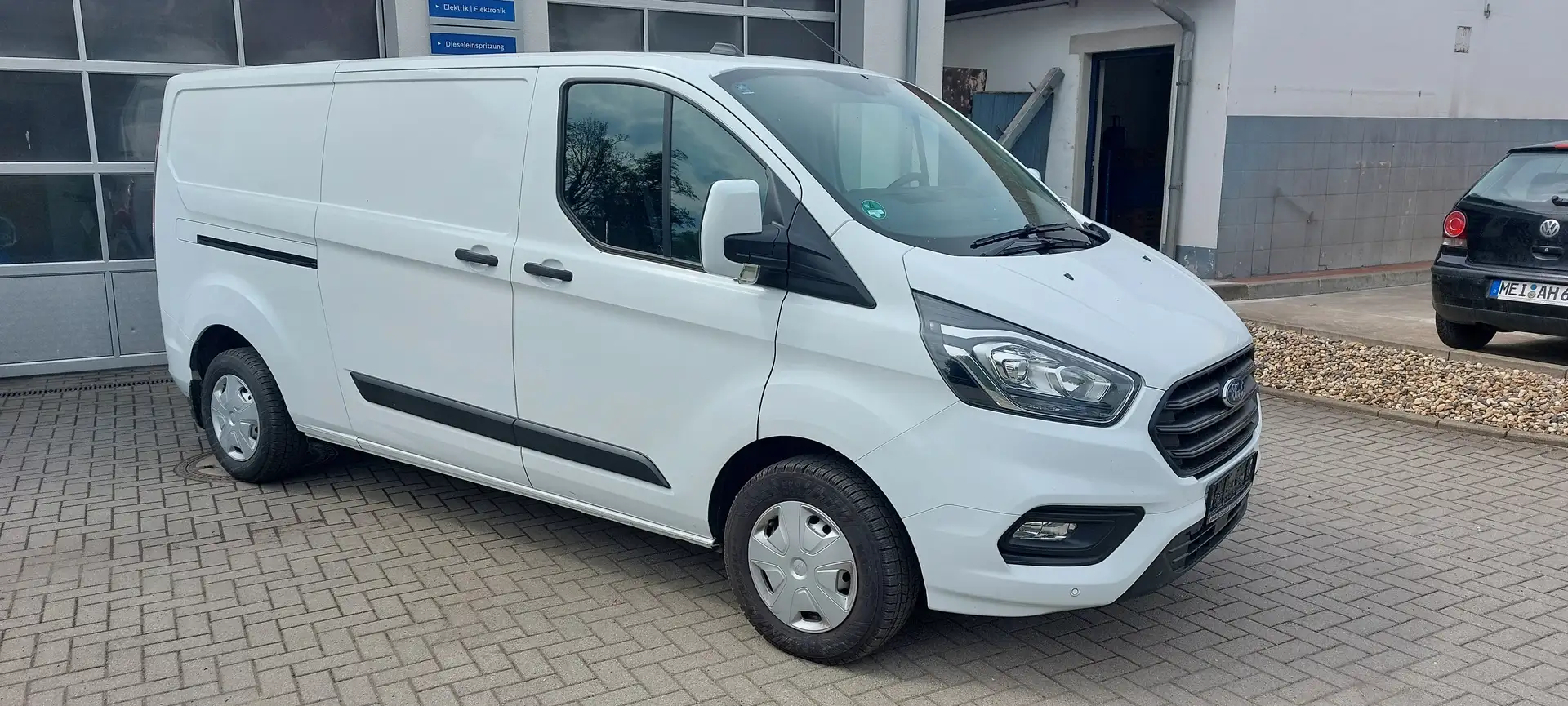 Ford Transit Custom 300 L2 Trend Weiß - 1