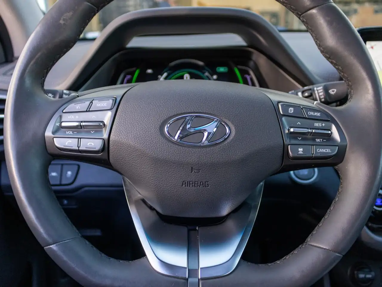 Hyundai IONIQ снимка Hyundai IONIQ