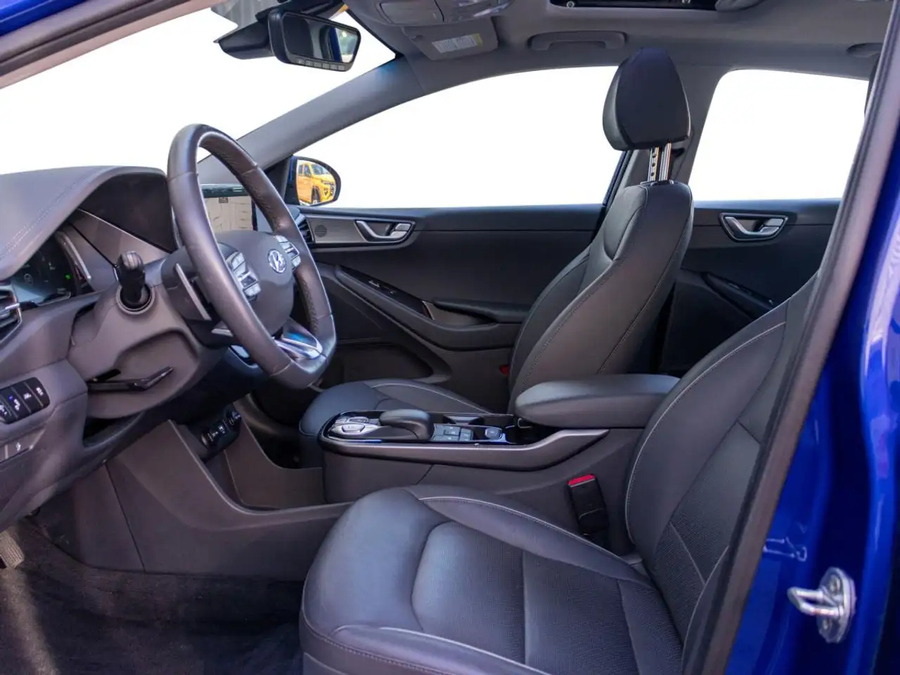 Hyundai IONIQ снимка Hyundai IONIQ
