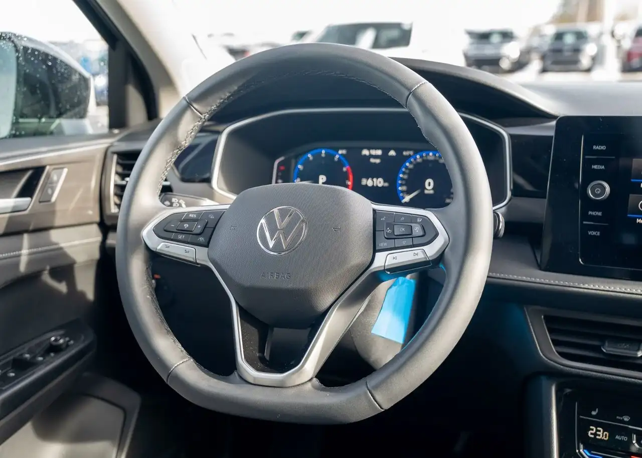 Volkswagen Taos photo Volkswagen Taos