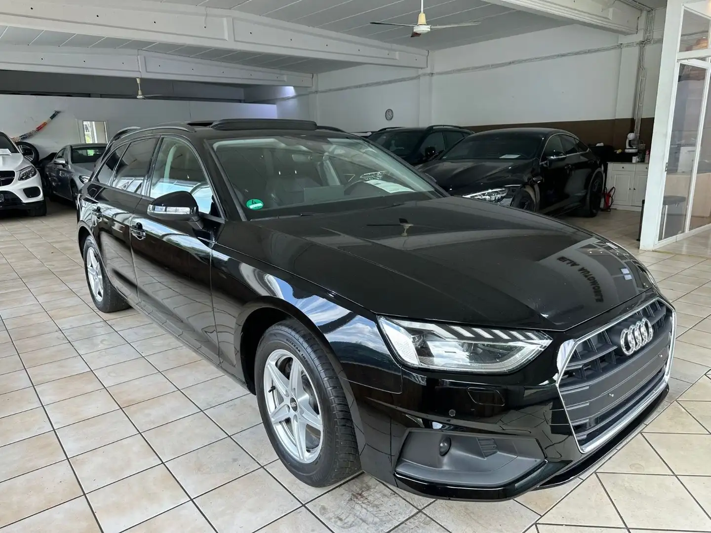 Audi A4 Avant 35 TDI basis Panoramadach Netto=15800.- Schwarz - 2