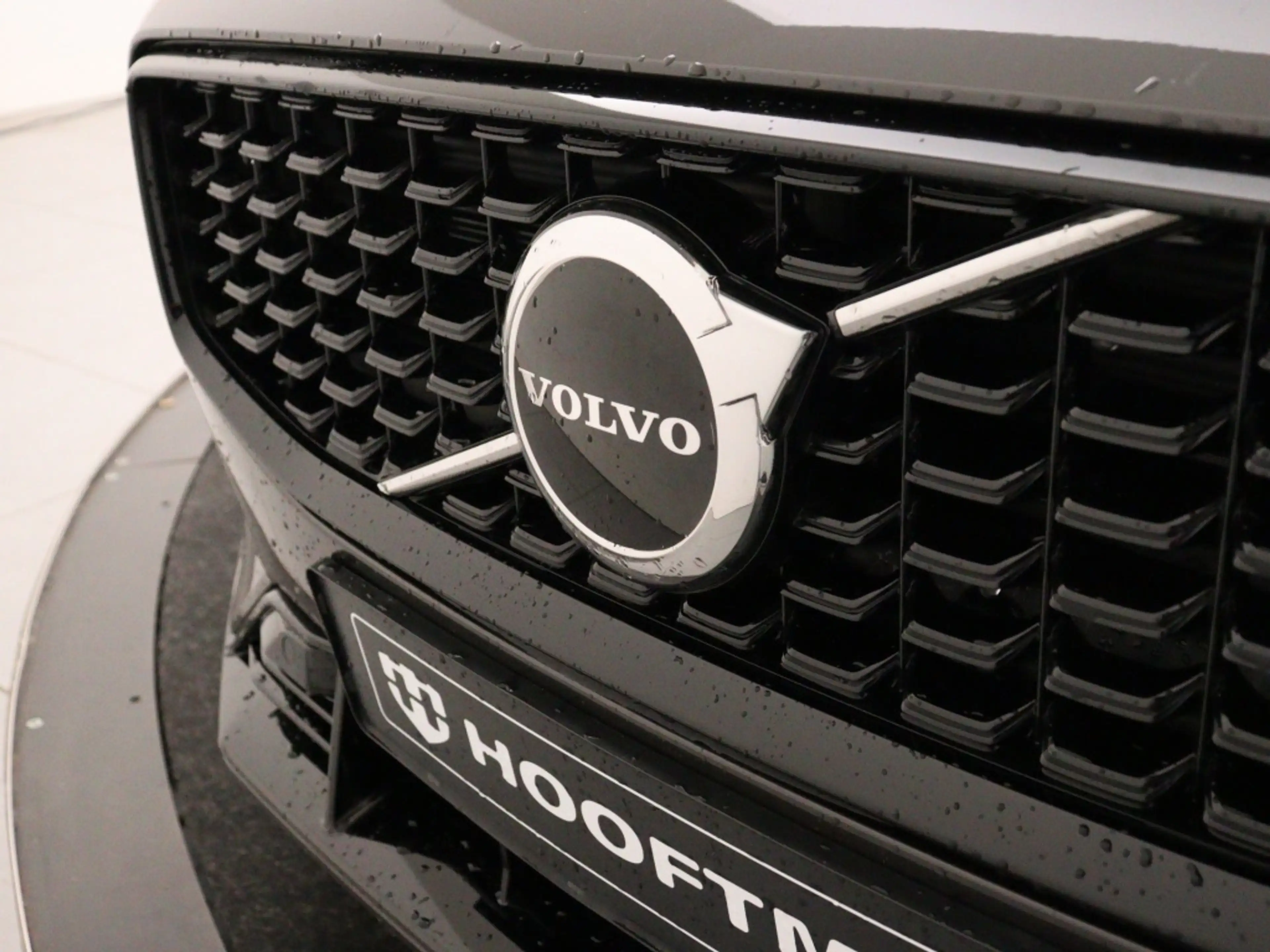 Volvo V60 B4 AUT(7) PLUS DARK SCHUIFDAK HARMAN KARDON TREKHA — photo 7