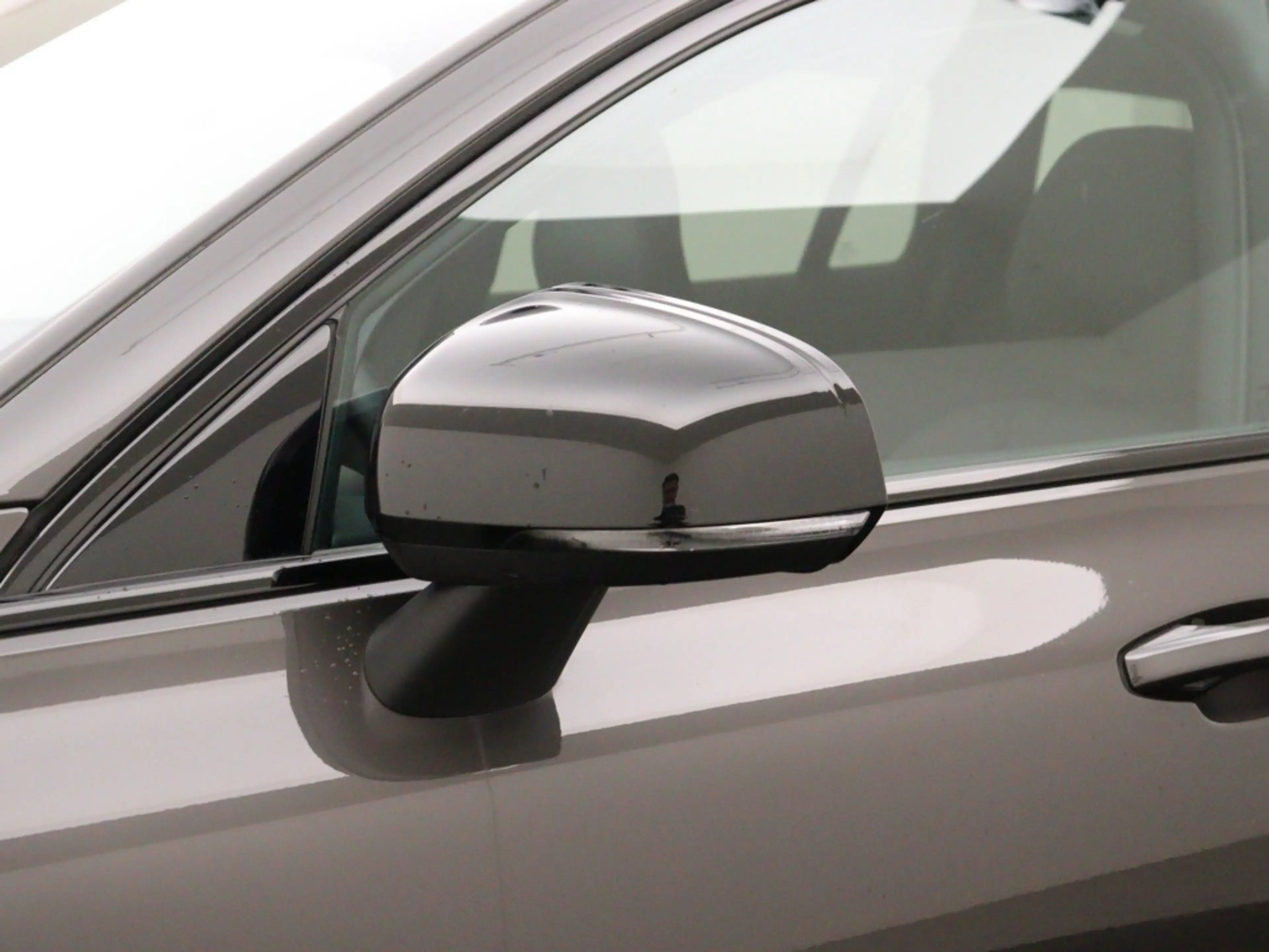 Volvo V60 B4 AUT(7) PLUS DARK SCHUIFDAK HARMAN KARDON TREKHA — photo 9