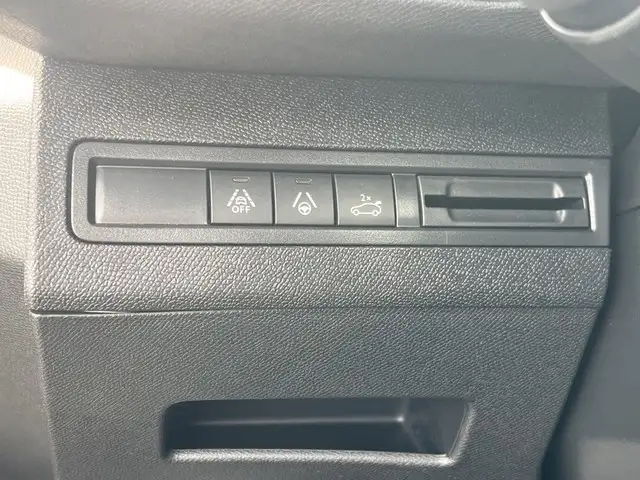 Peugeot 3008 view 12