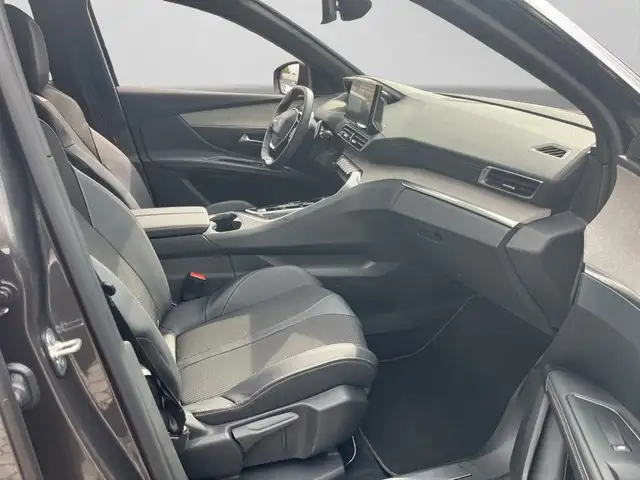 Peugeot 3008 view 9