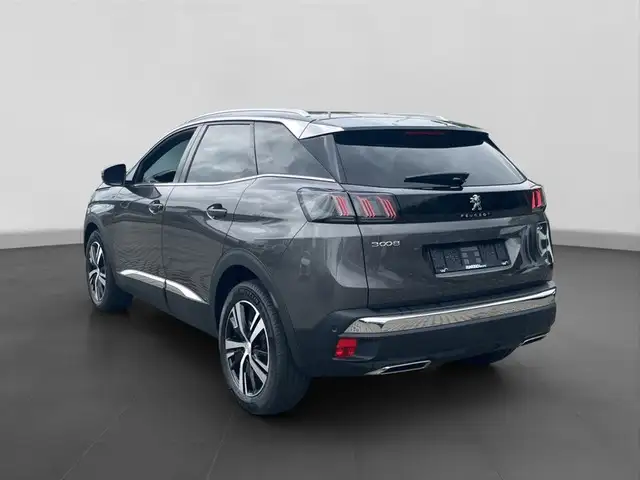Peugeot 3008 view 3
