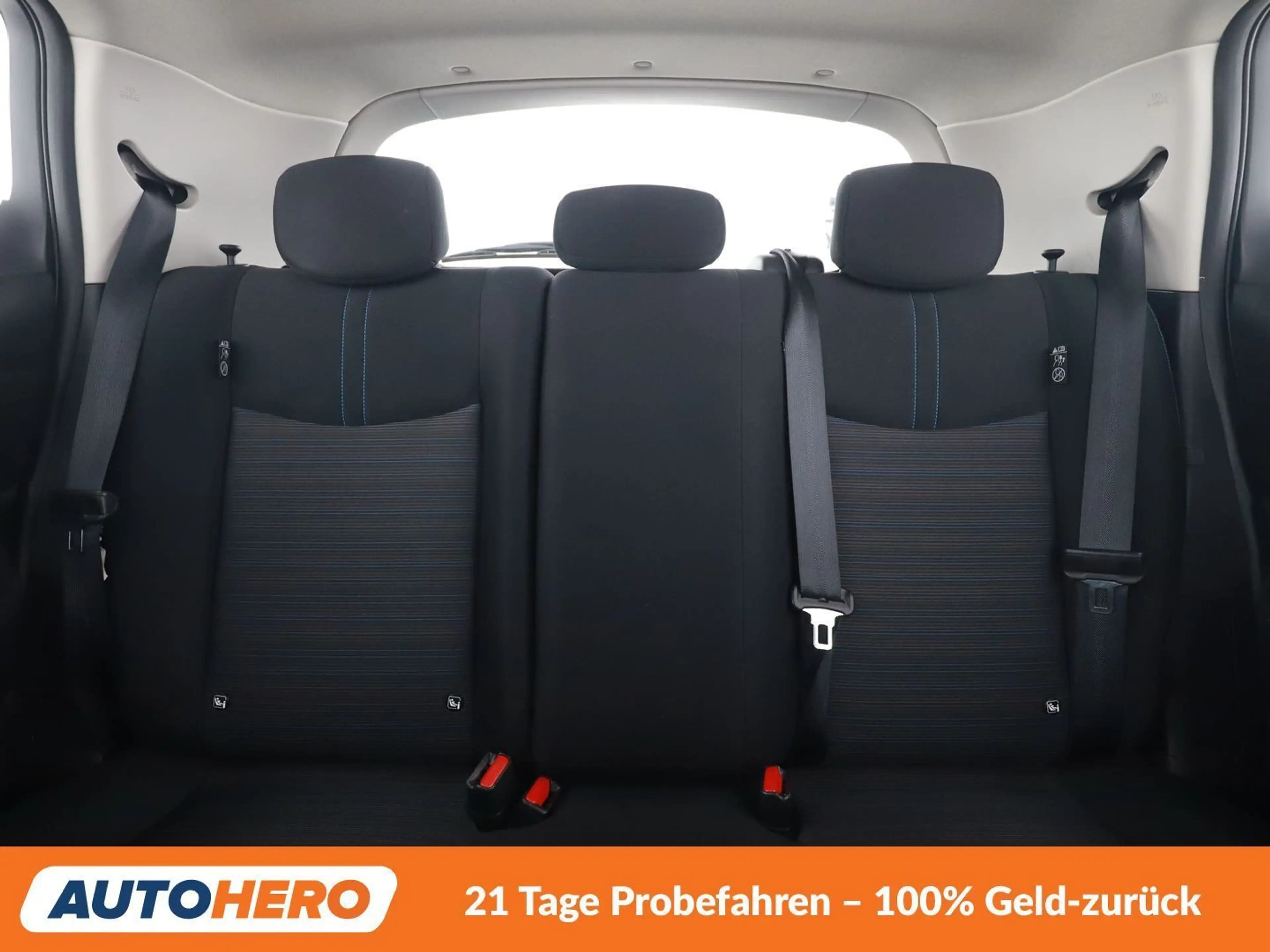 Nissan Leaf electric drive 110 kW 2 Zero Edition — photo 16