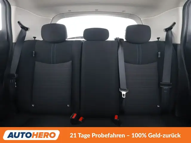 Nissan Leaf view 16