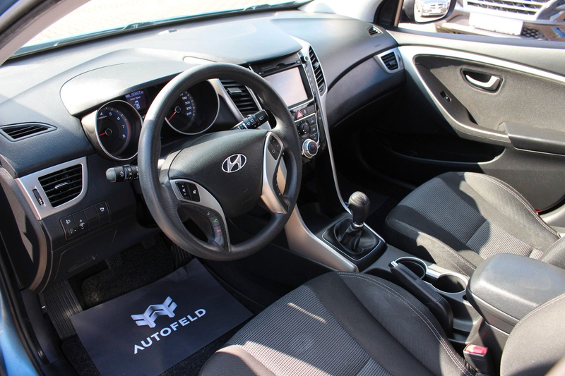 Hyundai i30 1.4 Classic/SHEFT/KLIMA/NAVI/PDC/BT/RCAM/ — photo 9