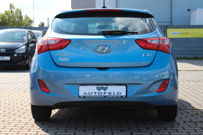 Hyundai i30 1.4 Classic/SHEFT/KLIMA/NAVI/PDC/BT/RCAM/ — photo 6