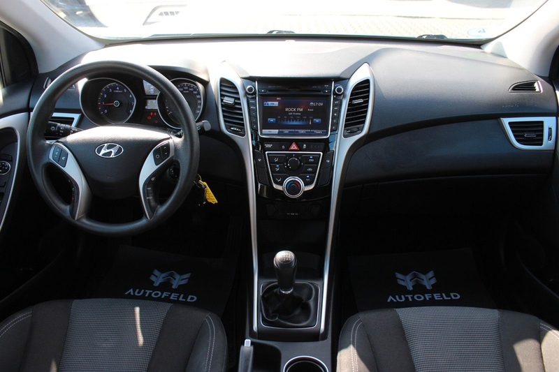 Hyundai i30 1.4 Classic/SHEFT/KLIMA/NAVI/PDC/BT/RCAM/ — photo 11