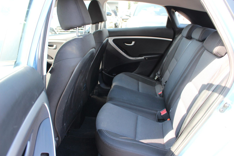 Hyundai i30 1.4 Classic/SHEFT/KLIMA/NAVI/PDC/BT/RCAM/ — photo 12