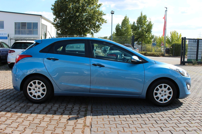 Hyundai i30 1.4 Classic/SHEFT/KLIMA/NAVI/PDC/BT/RCAM/ — photo 4