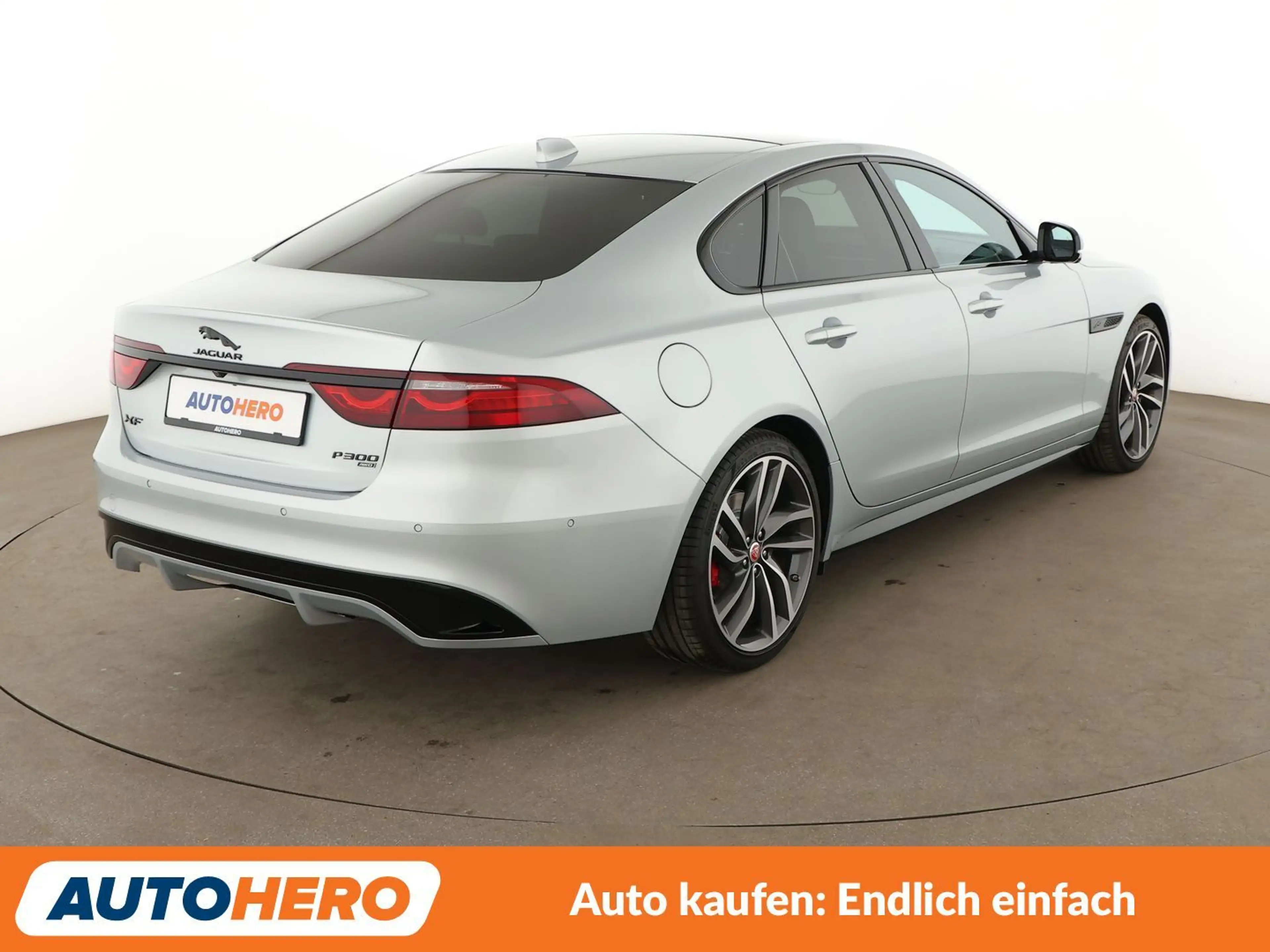 Jaguar XF 30t R-Dynamic Black AWD Aut.*LED*360°*ACC*PDC*AHK* — photo 6
