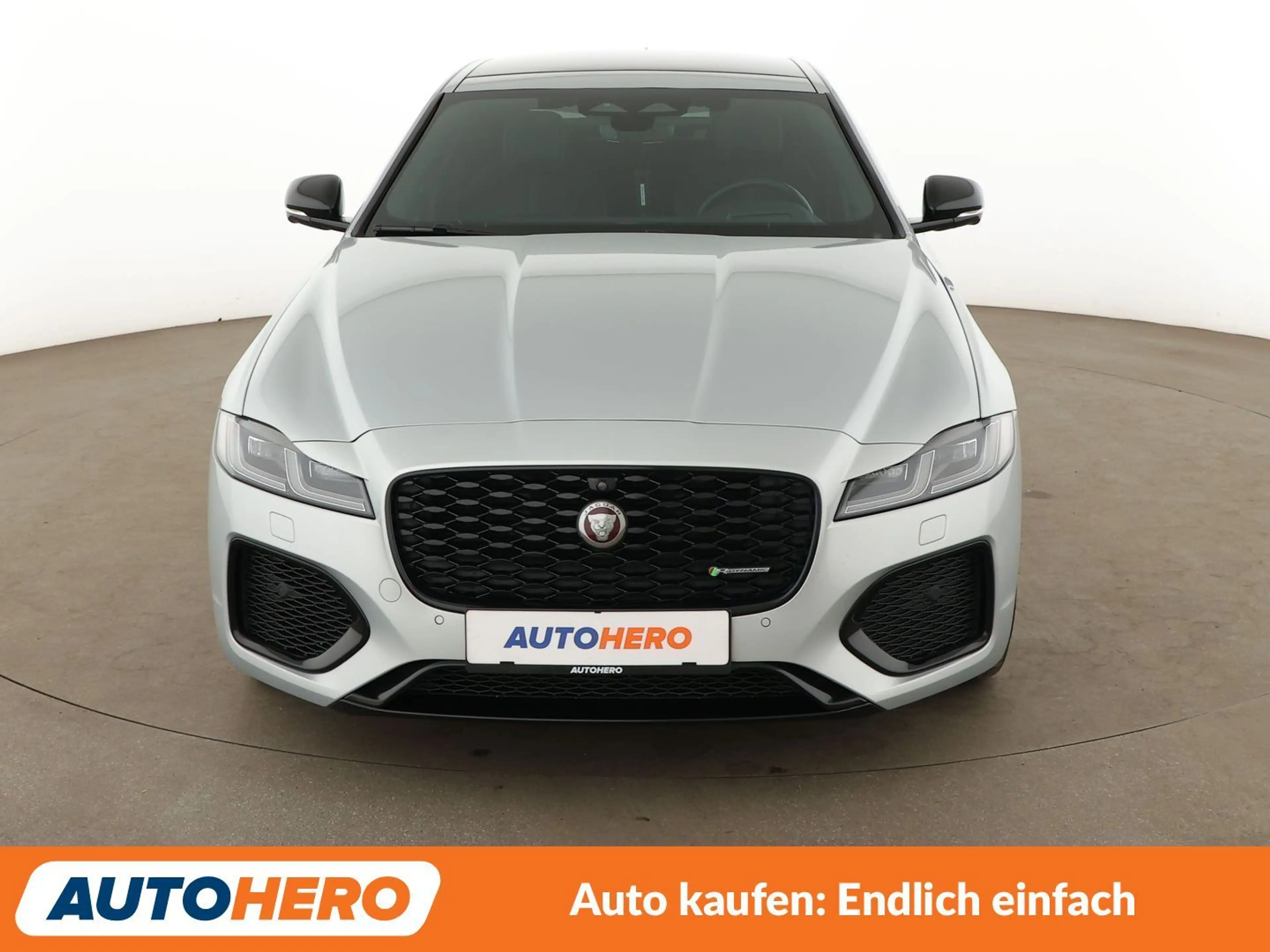 Jaguar XF 30t R-Dynamic Black AWD Aut.*LED*360°*ACC*PDC*AHK* — photo 9