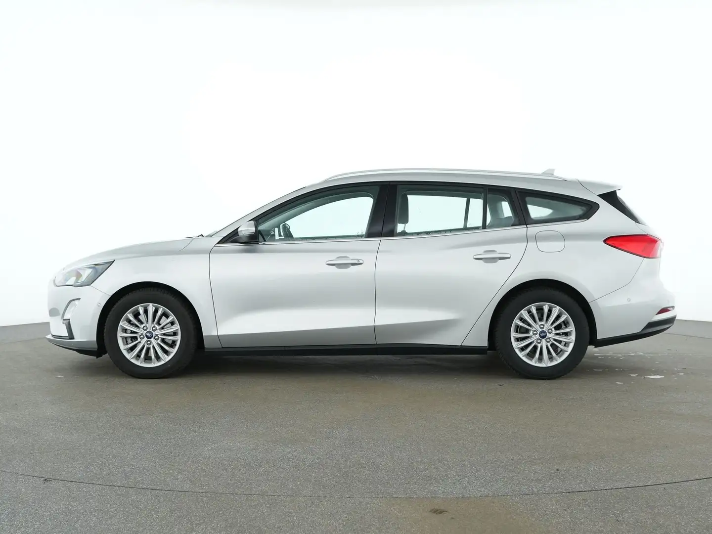 Ford Focus Titanium Silber - 1