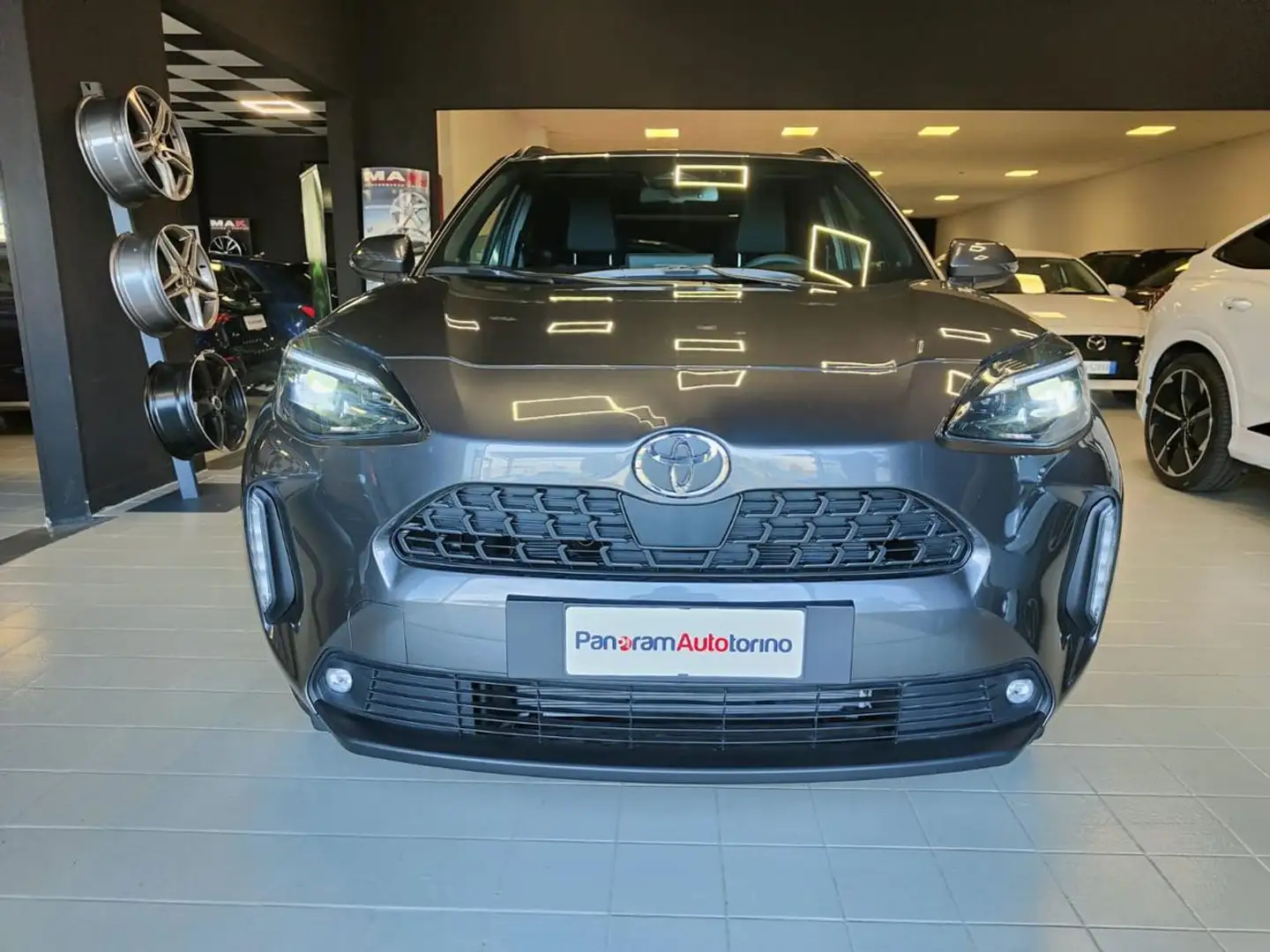 Toyota Yaris Cross 1.5 Hybrid 130 CV 5p.E-CVT Trend km0 Grigio - 2