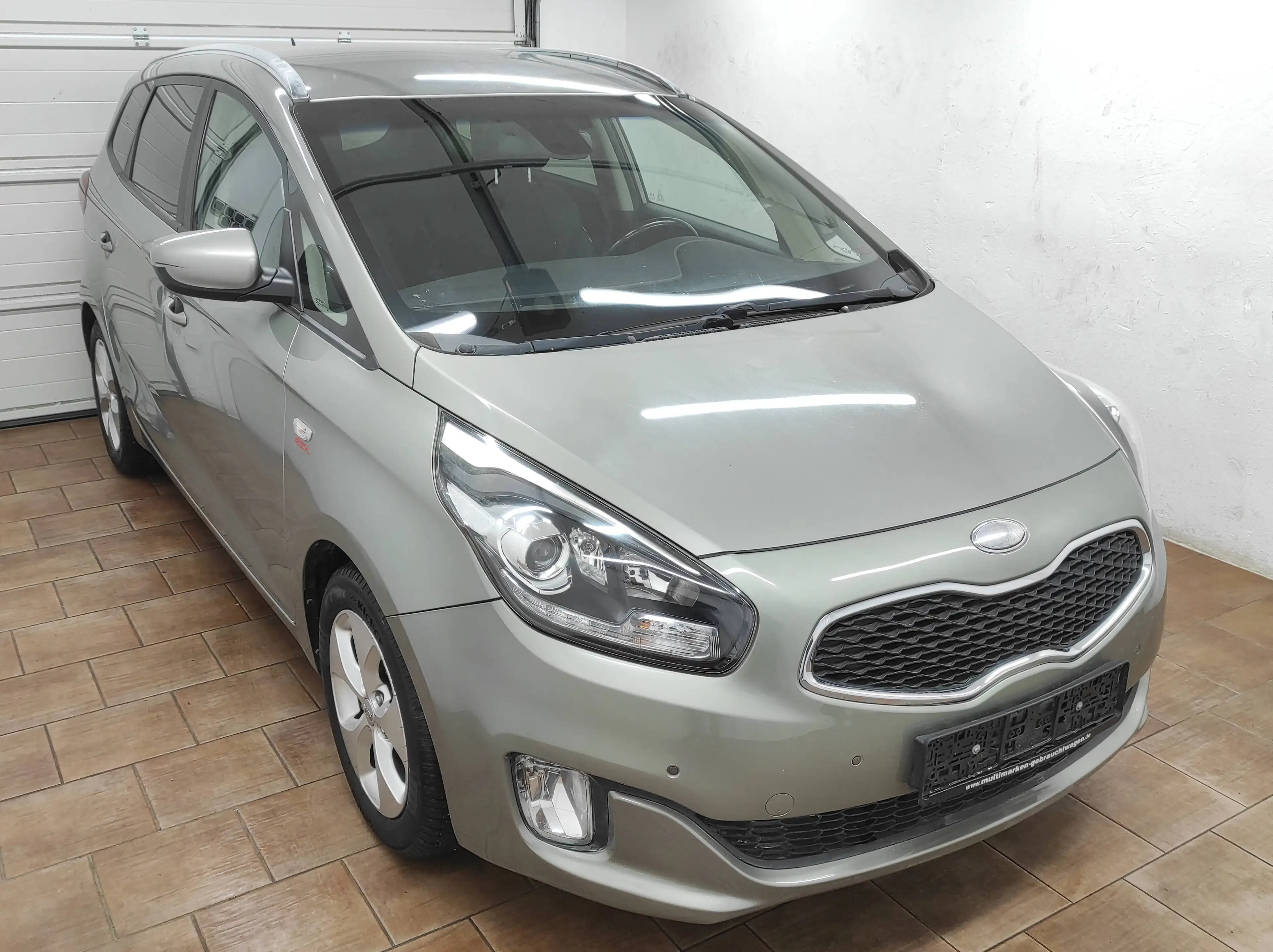 Kia Carens 1.7 CRDI KLIMAA SHZ+LENKRAD KAMERA TEMP BC LED USB — photo 3