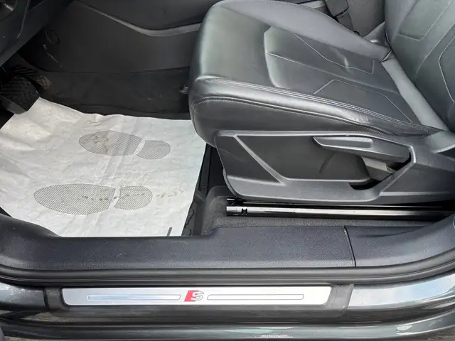 Audi Q3 view 7