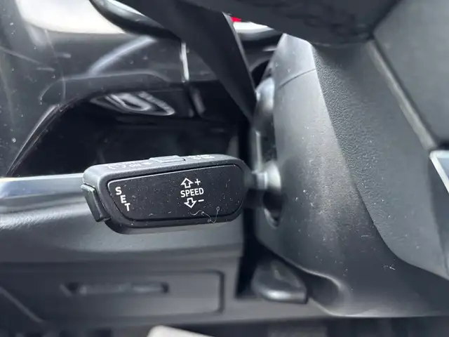 Audi Q3 view 16