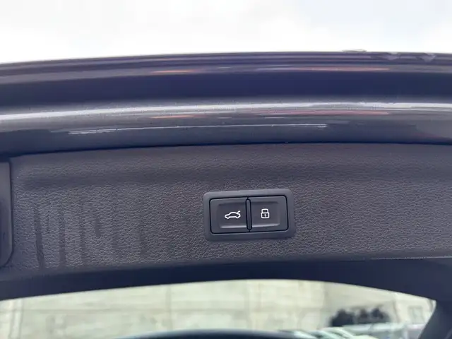 Audi Q3 view 20
