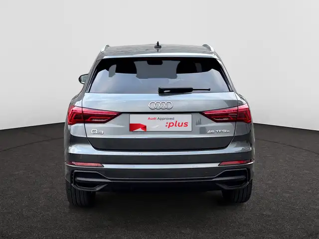 Audi Q3 view 6