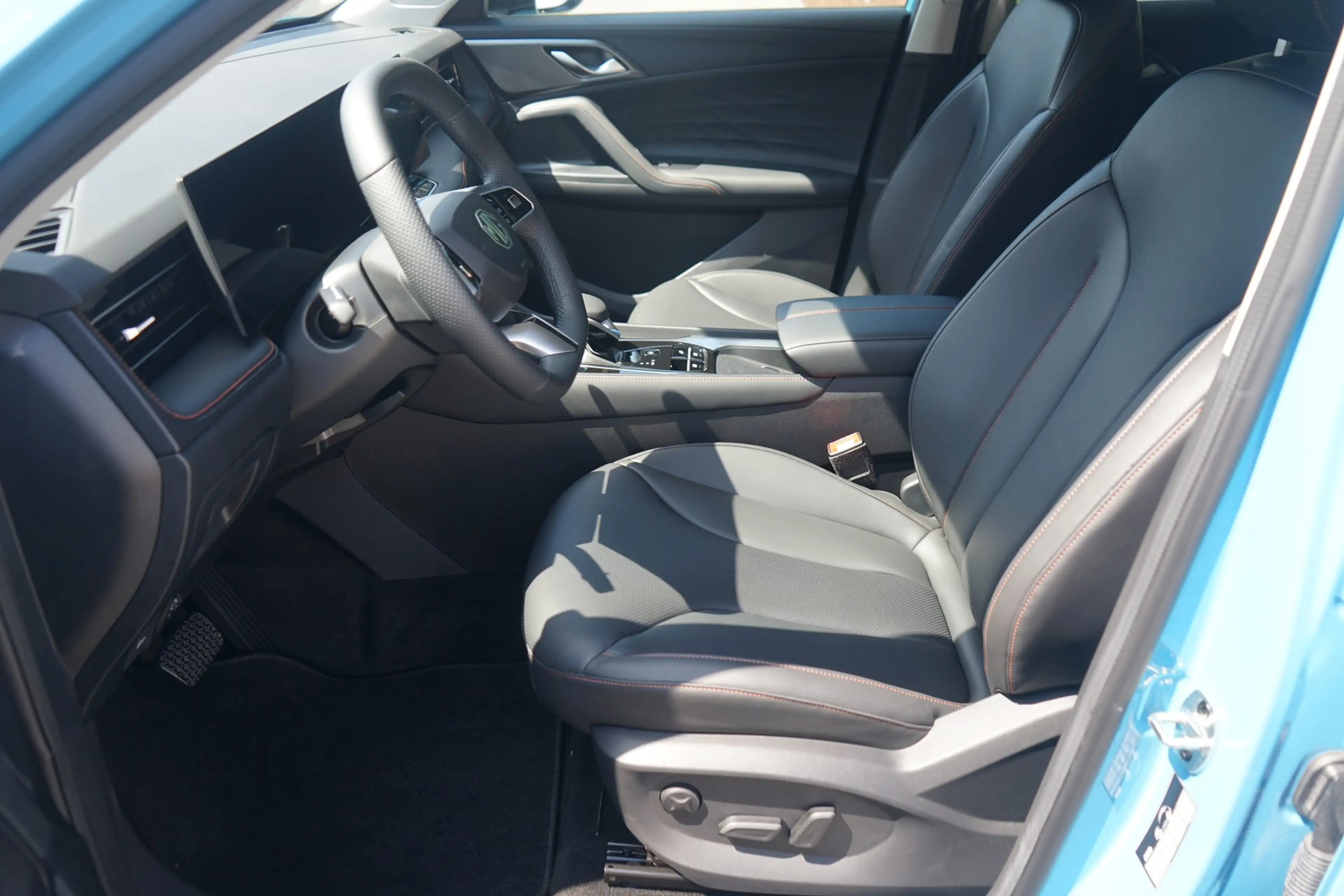 MG HS 1.5 T-GDI Luxury Aut. LED ACC Navi 360° — photo 21
