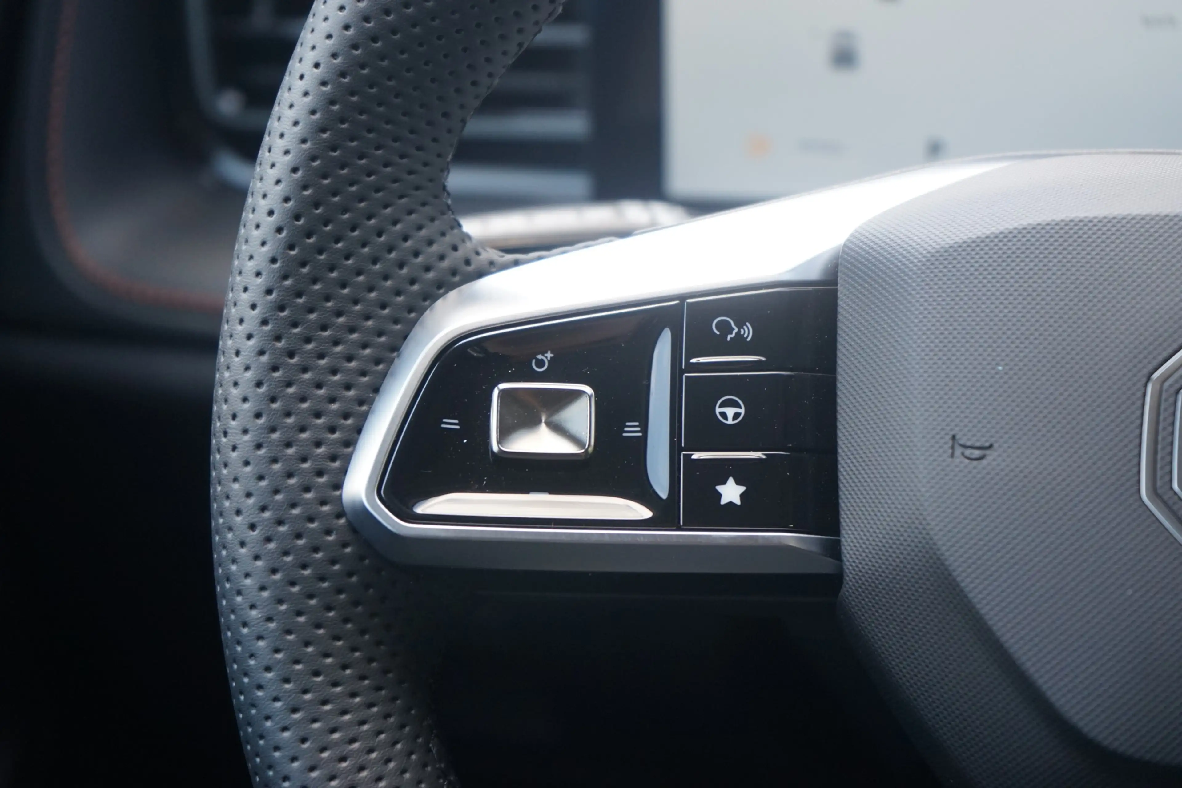 MG HS 1.5 T-GDI Luxury Aut. LED ACC Navi 360° — photo 15