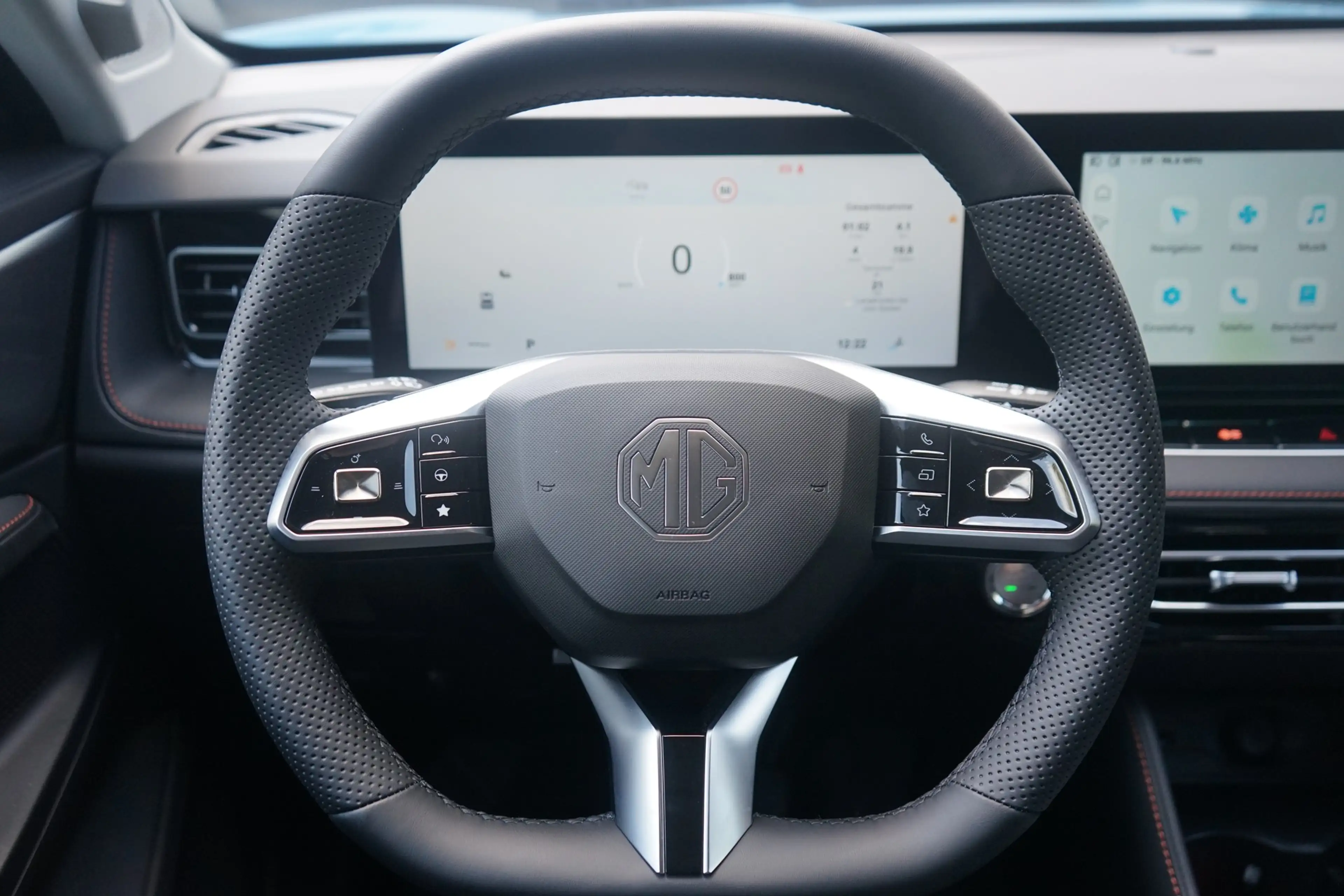 MG HS 1.5 T-GDI Luxury Aut. LED ACC Navi 360° — photo 14