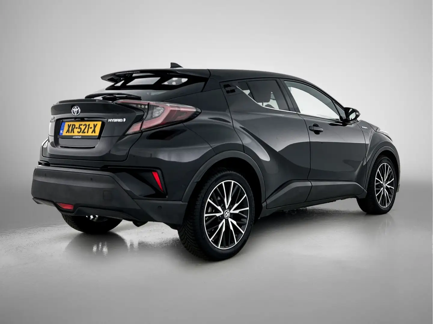 Toyota C-HR 1.8 Hybrid Executive Limited | Navigatie | Parkeer Zwart - 2