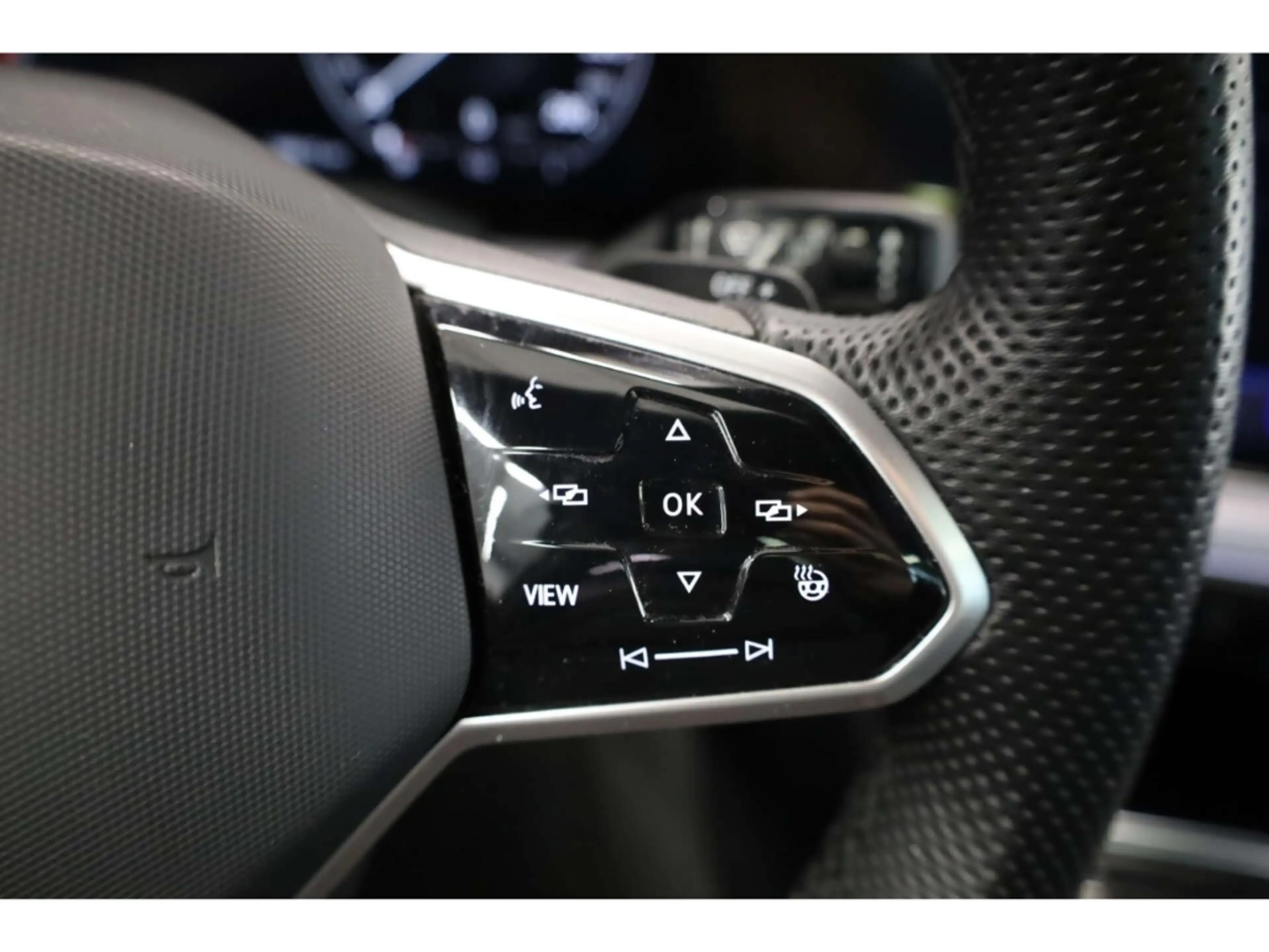 Volkswagen Touareg 3.0 TDI V6 4Motion R-Line Black Style — photo 11
