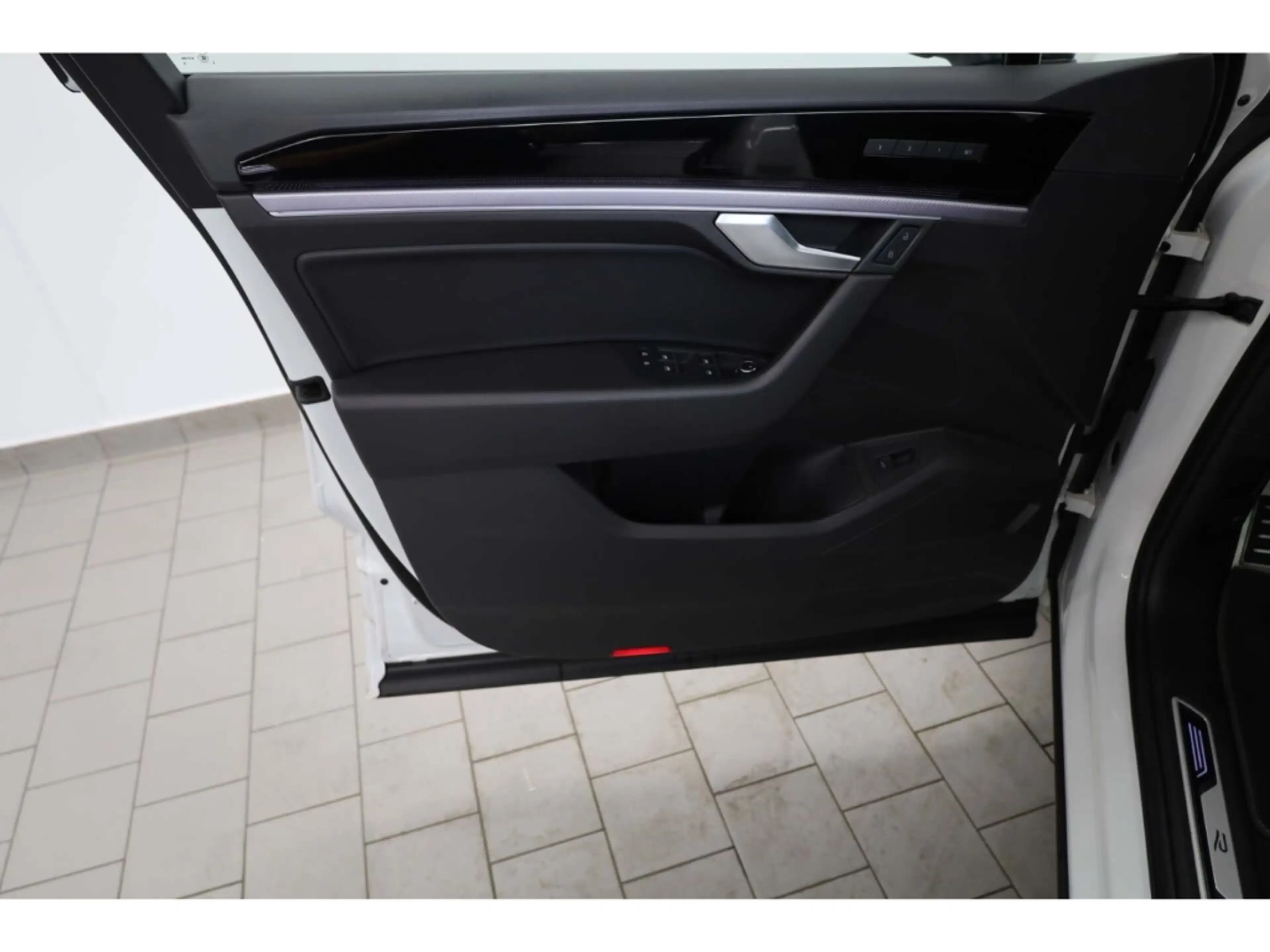 Volkswagen Touareg 3.0 TDI V6 4Motion R-Line Black Style — photo 14