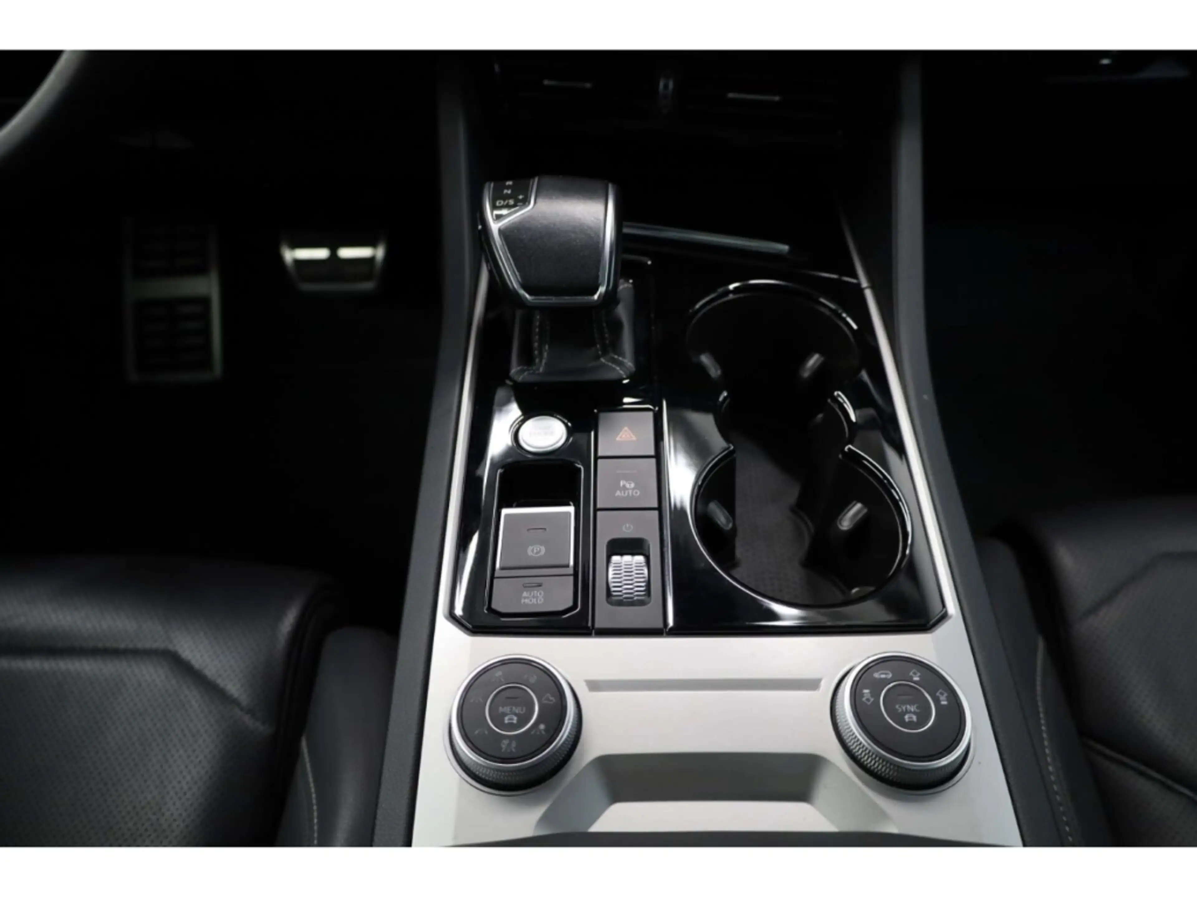 Volkswagen Touareg 3.0 TDI V6 4Motion R-Line Black Style — photo 13