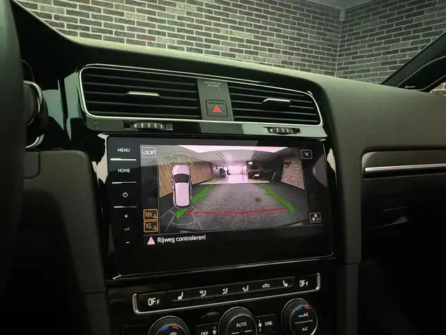 Volkswagen Golf view 11