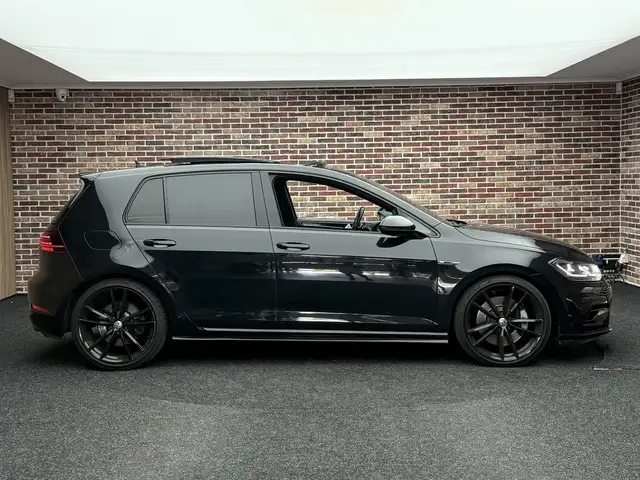 Volkswagen Golf view 4