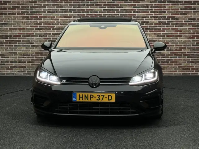 Volkswagen Golf view 6