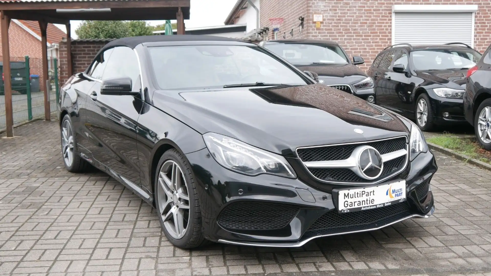 Mercedes-Benz E 250 AMG-Line Cabriolet Autom. Schwarz - 1
