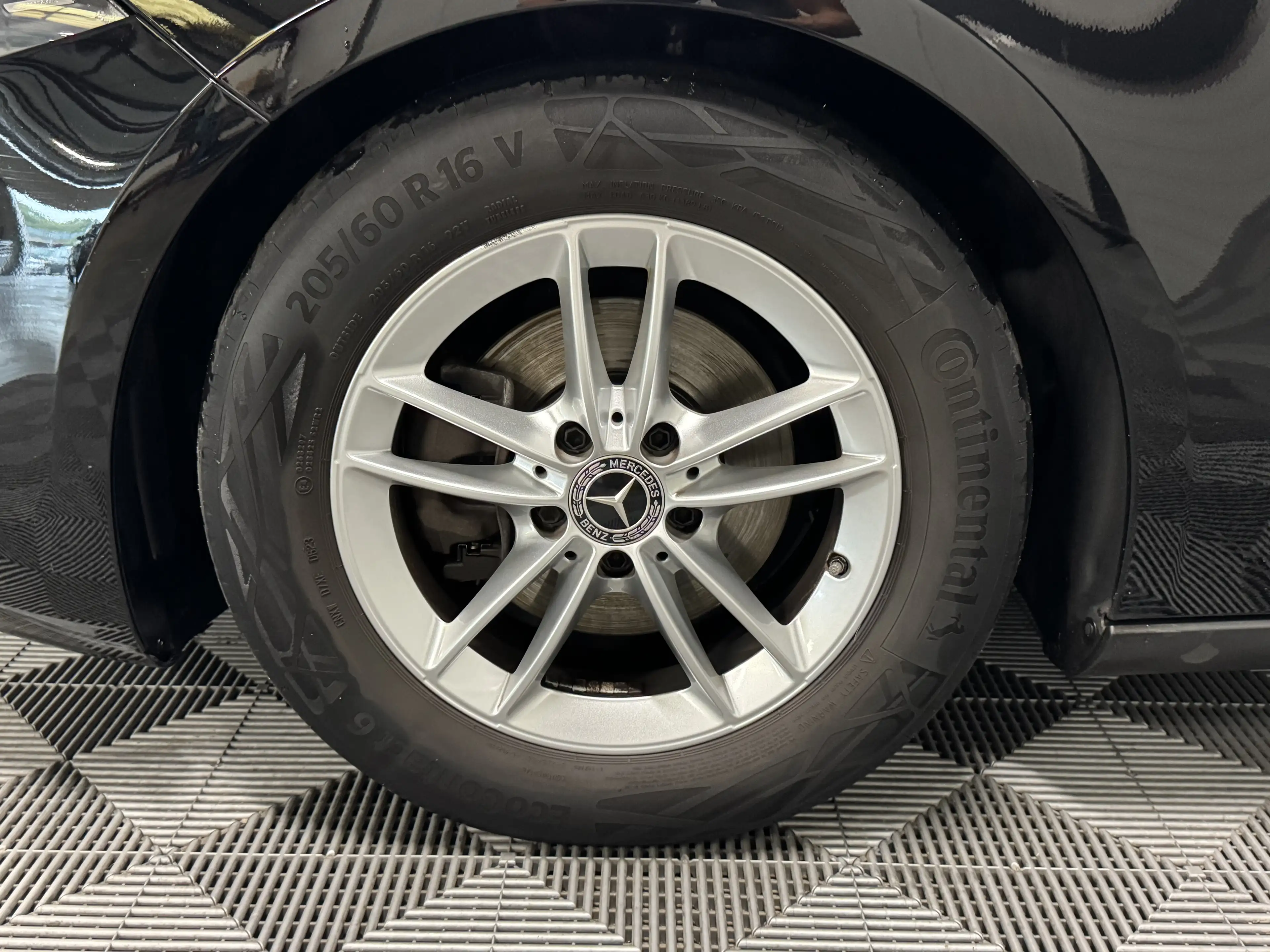 Mercedes-Benz A 180 d Aut | Business Solution | Navi | Camera | Led | — photo 11