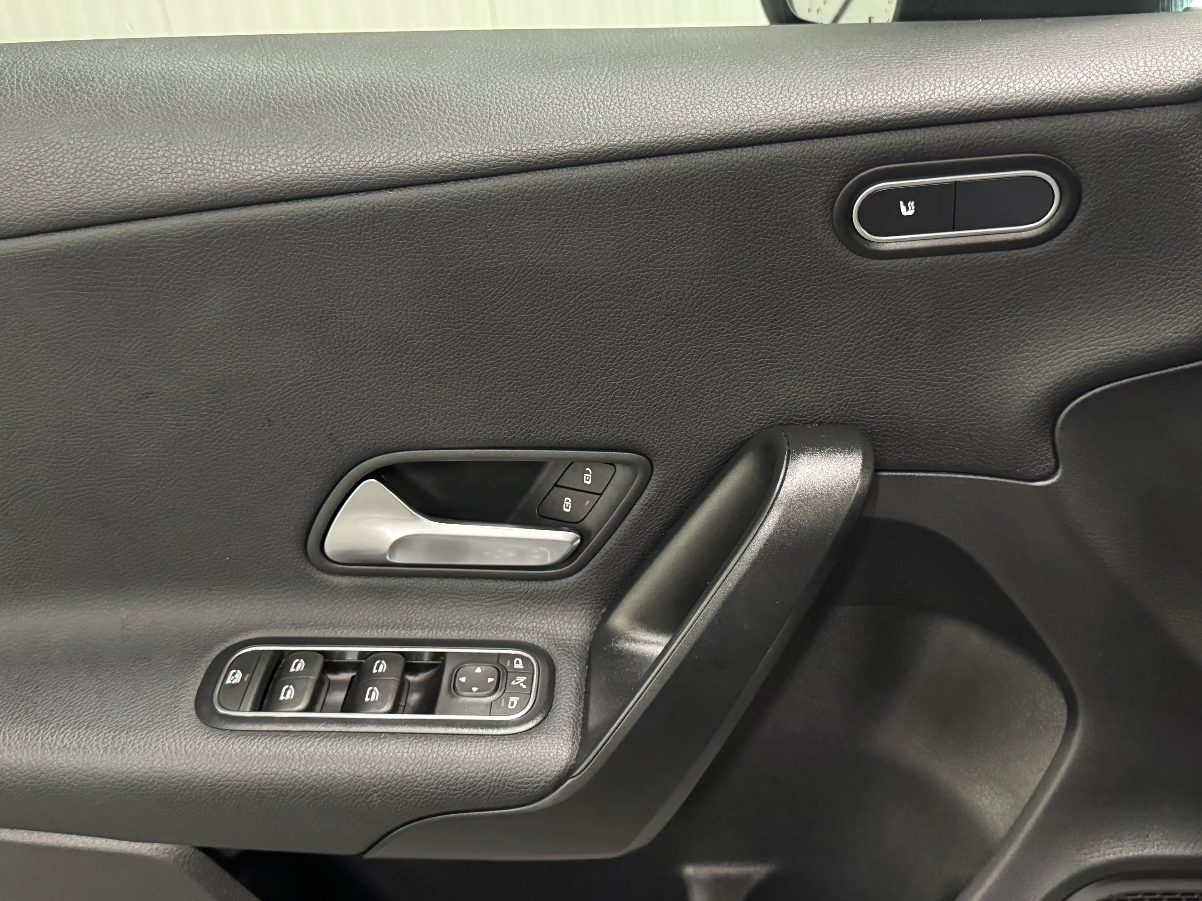 Mercedes-Benz A 180 d Aut | Business Solution | Navi | Camera | Led | — photo 23
