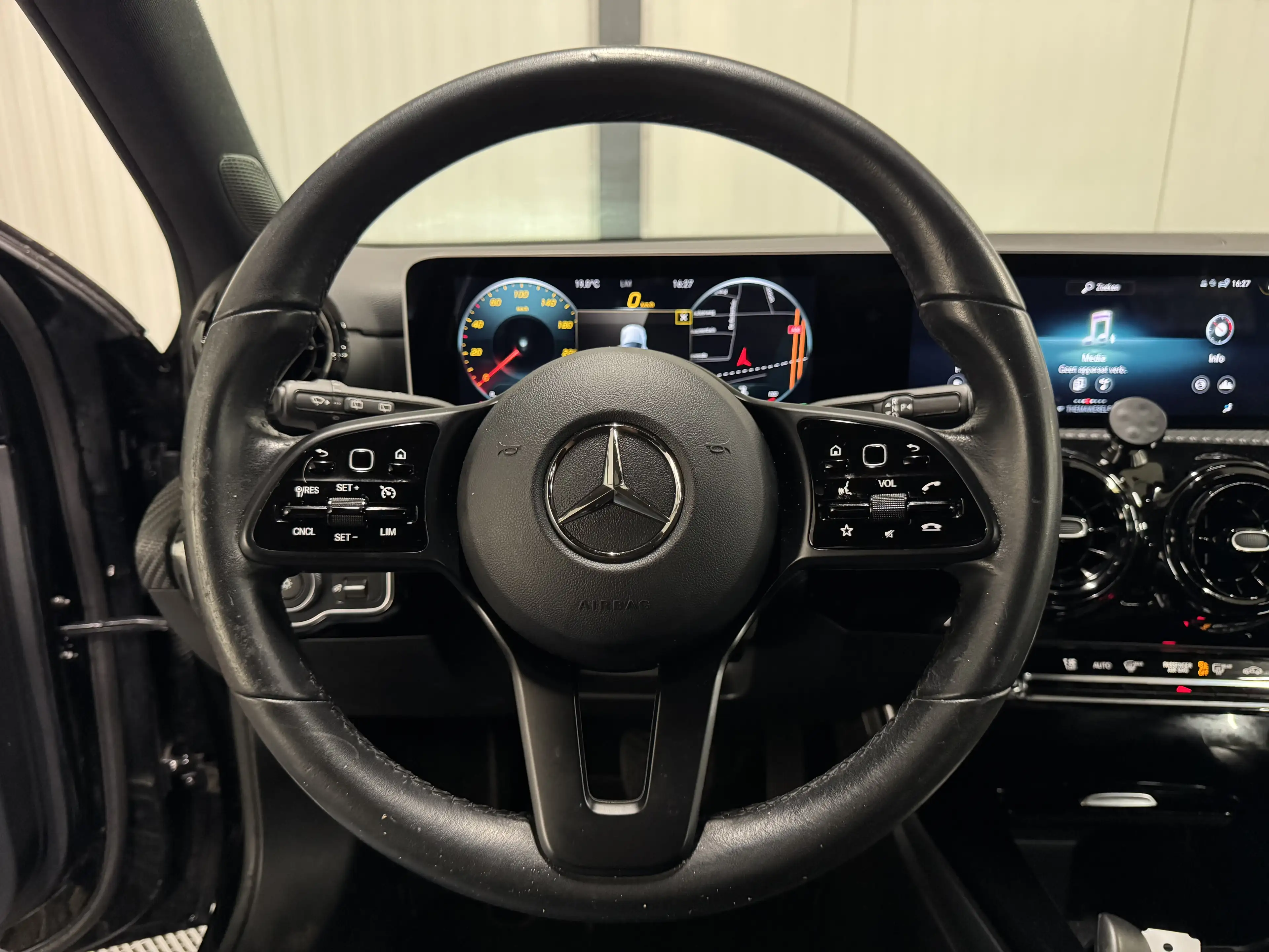 Mercedes-Benz A 180 d Aut | Business Solution | Navi | Camera | Led | — photo 12