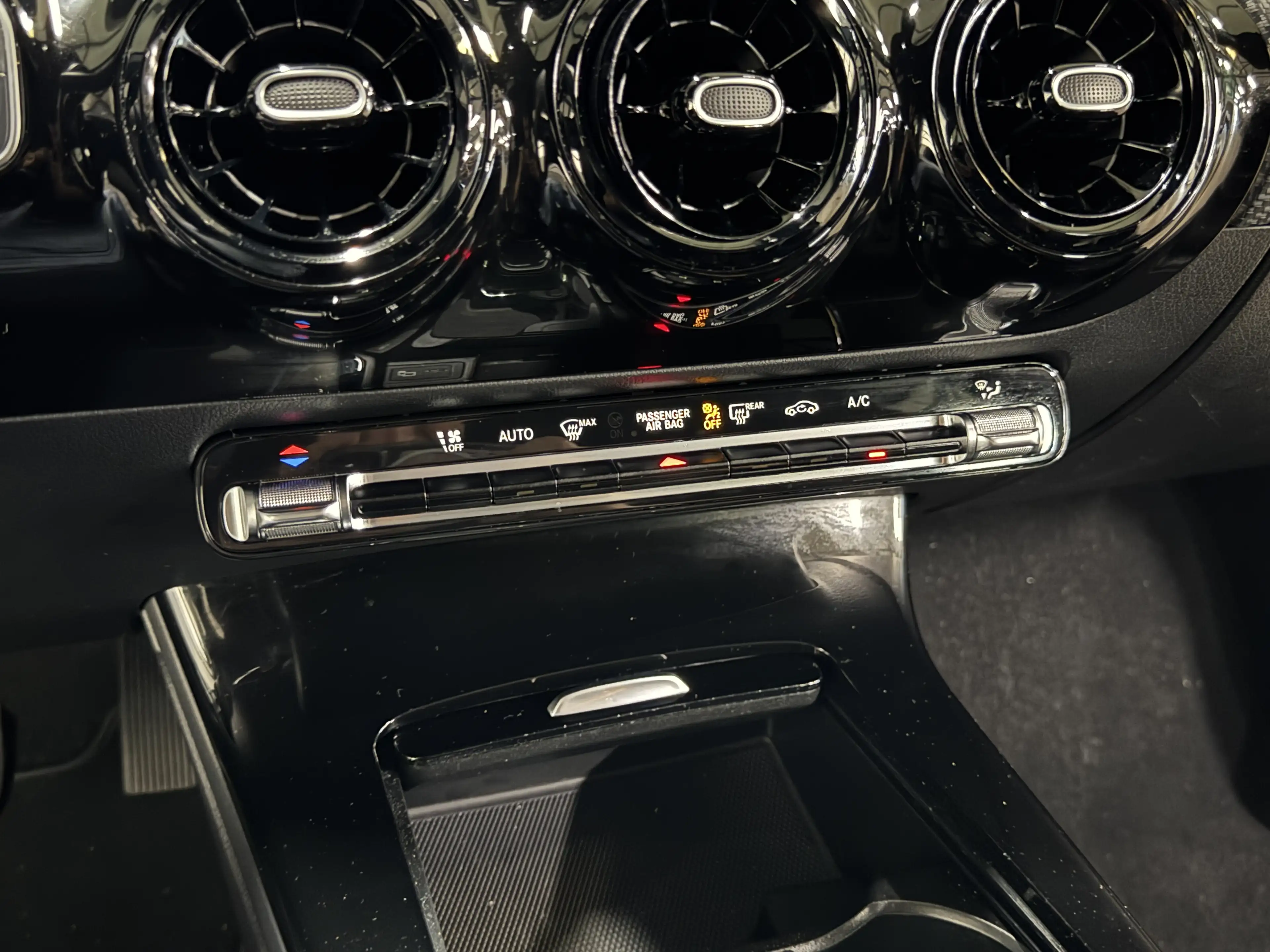 Mercedes-Benz A 180 d Aut | Business Solution | Navi | Camera | Led | — photo 18