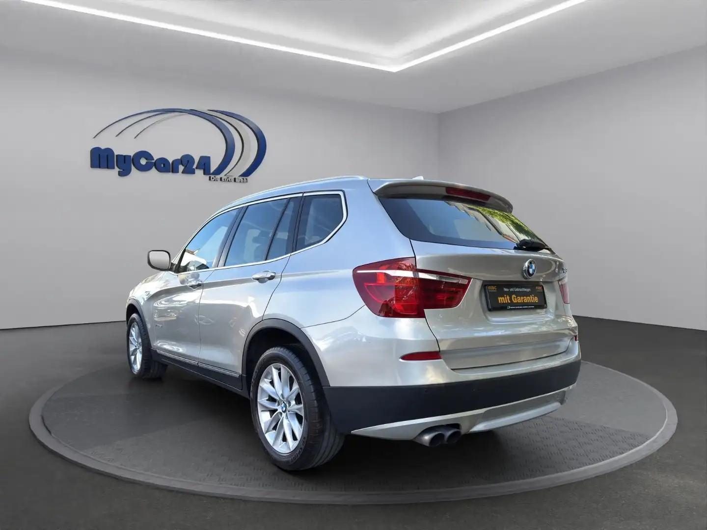 BMW X3 28i xDriveI Autom.I x-LineI TÜV NeuI Garantie Zilver - 2