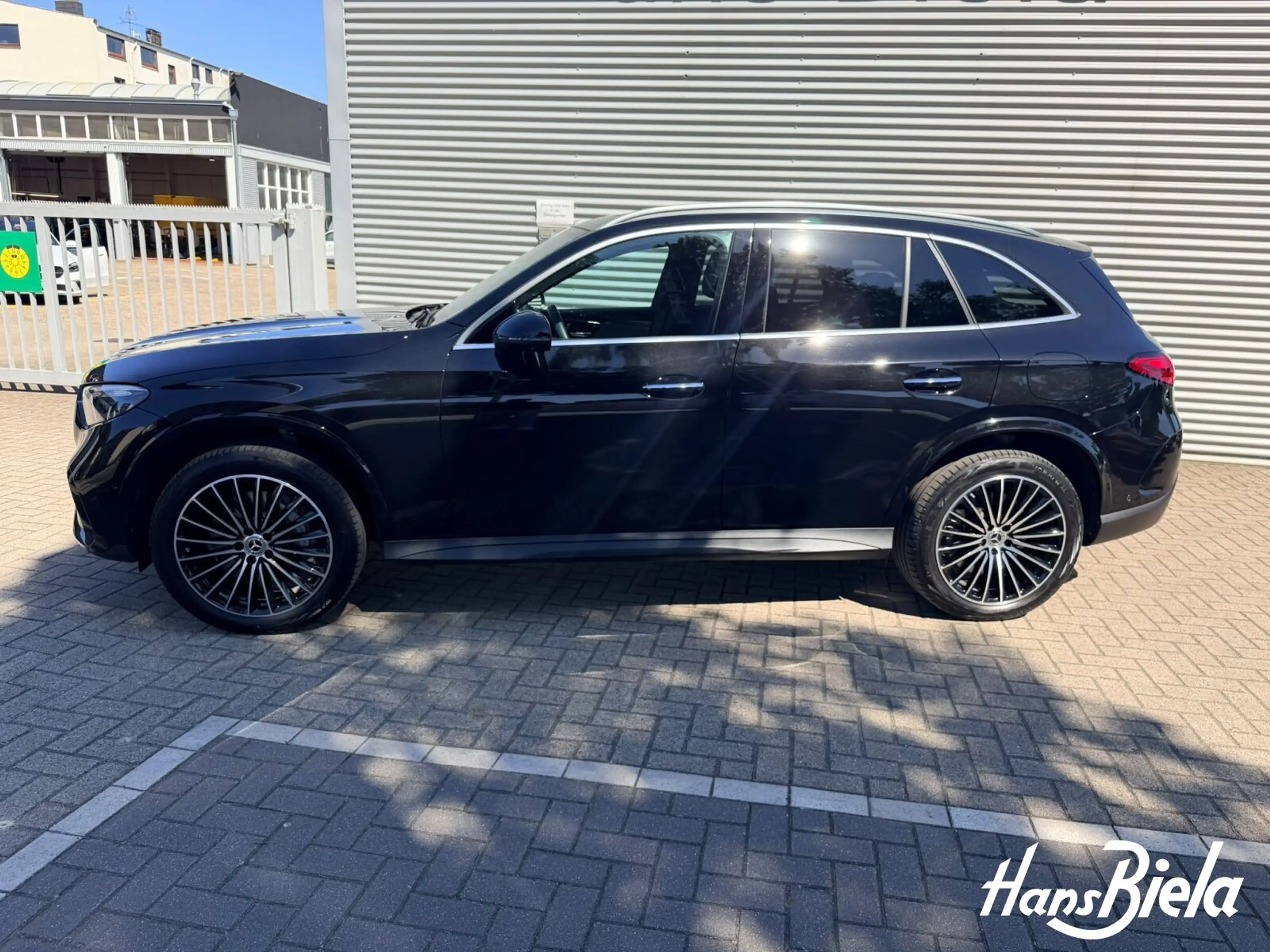 Mercedes-Benz GLC 400 GLC 400 e 4M AMG Prem/20"/Pano/Bur/Mass/DigLi PSD — photo 3