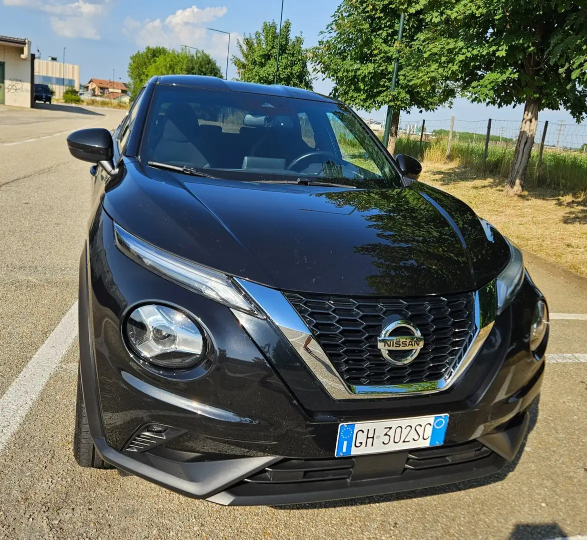 Nissan Juke 1.0 DIG-T 114 CV N-Connecta Schwarz - 1