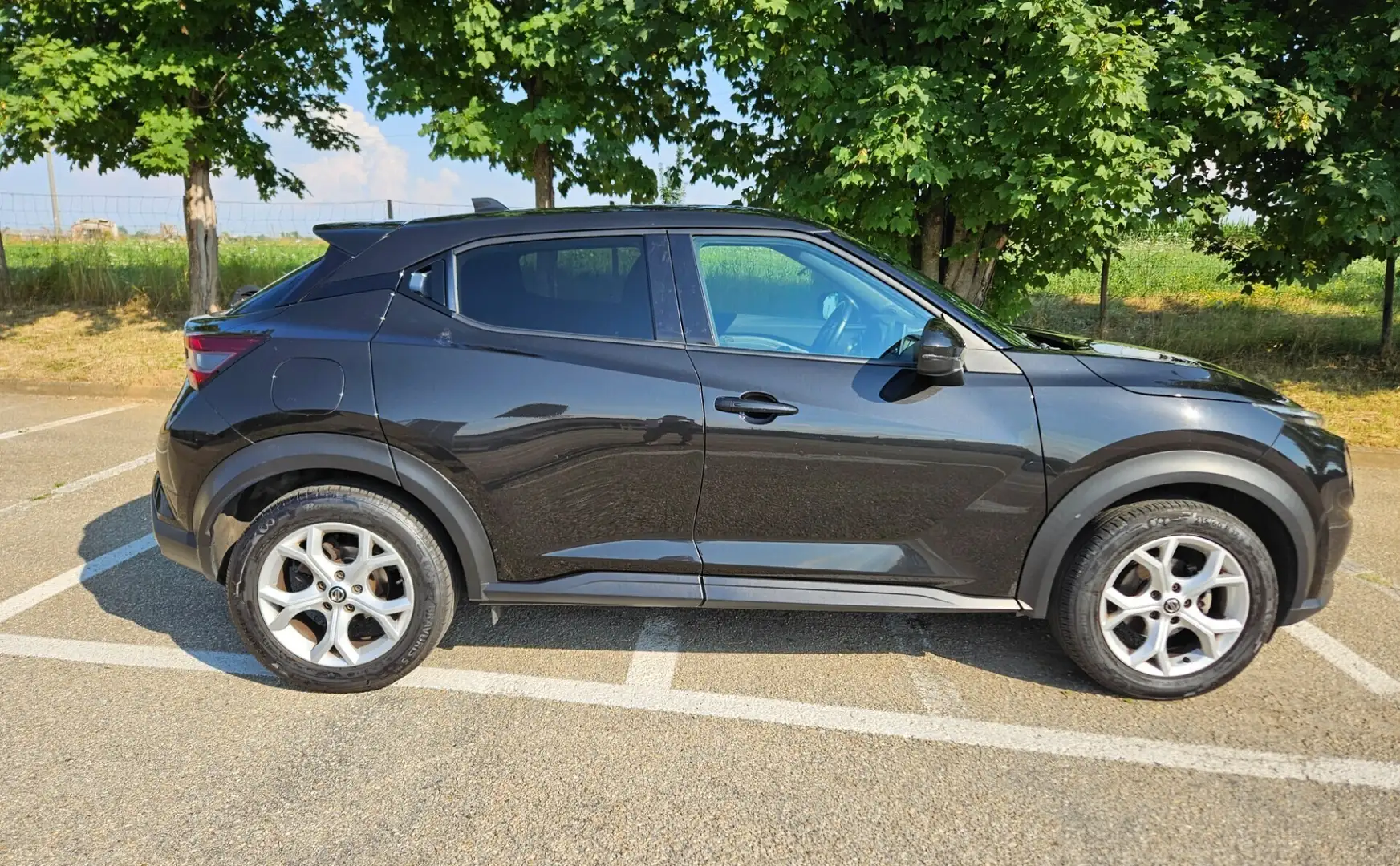 Nissan Juke 1.0 DIG-T 114 CV N-Connecta Schwarz - 2