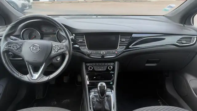 Opel Astra view 11