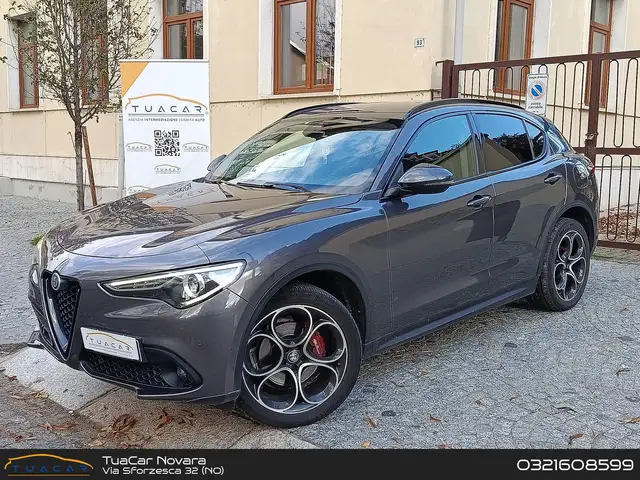 Alfa Romeo Stelvio Sport Tech 2.2